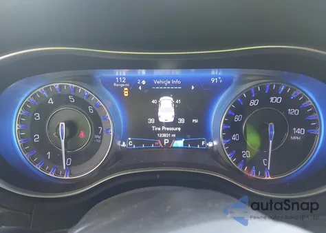 2018 Chrysler 300 Limited из США, поврежденный, VIN 2C3CCAKG3JH300086